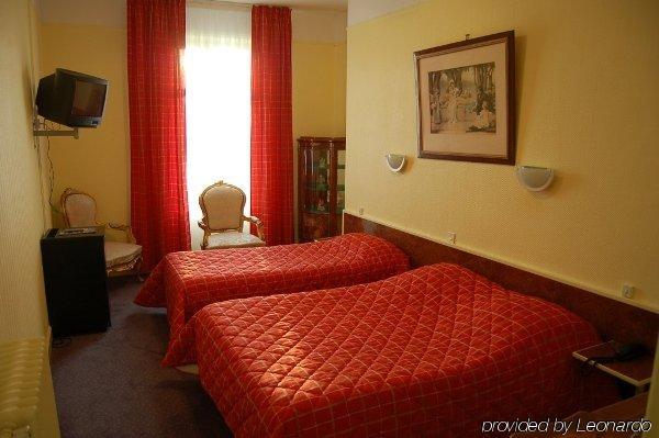 Hotel Bristol Reims Oda fotoğraf